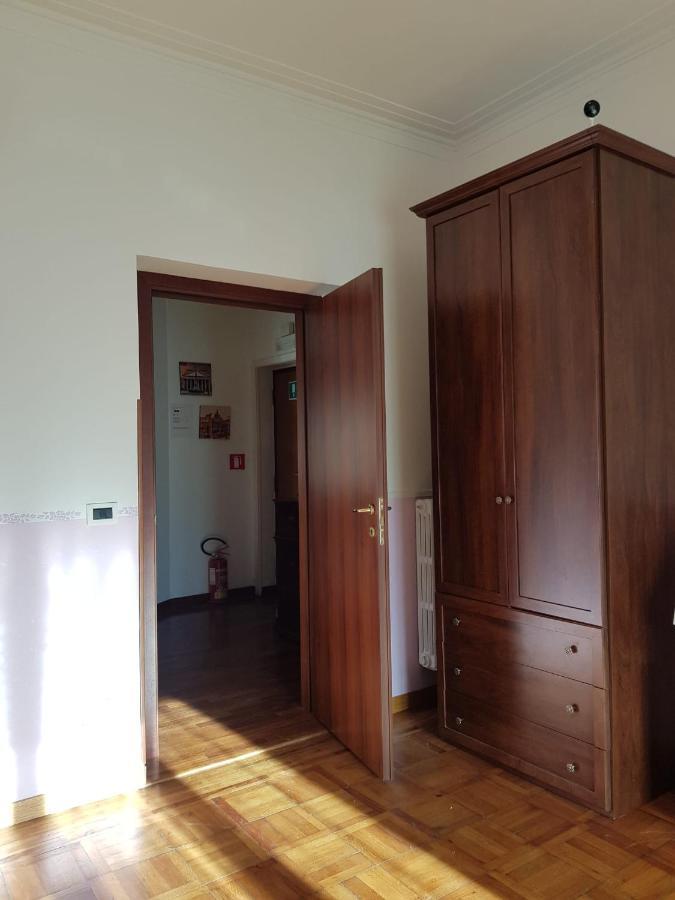 Rent Rooms Filomena E Francesca Rome Bagian luar foto