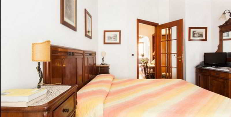 Rent Rooms Filomena E Francesca Rome Bagian luar foto