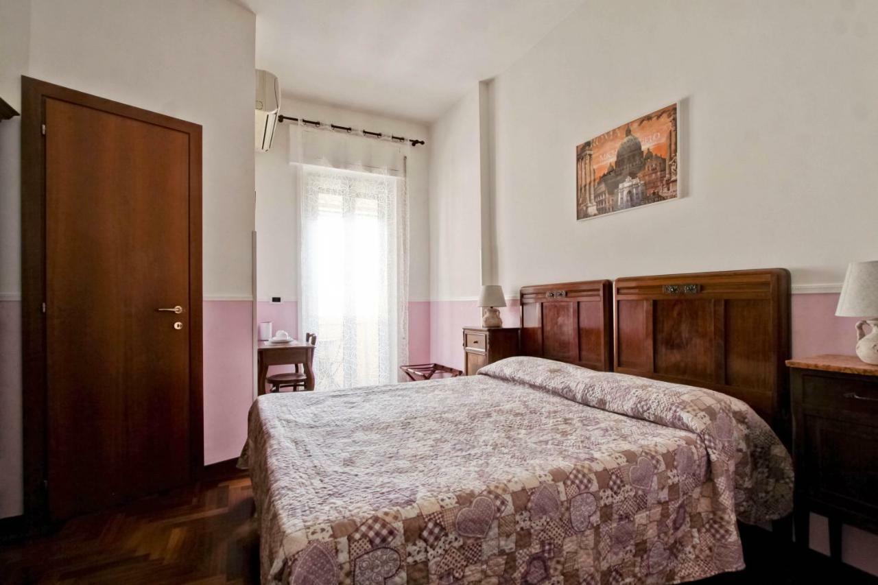 Rent Rooms Filomena E Francesca Rome Bagian luar foto