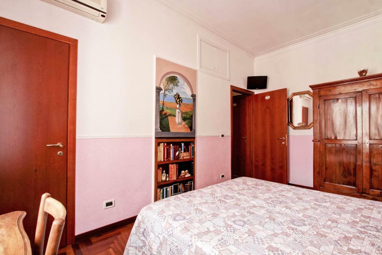 Rent Rooms Filomena E Francesca Rome Bagian luar foto